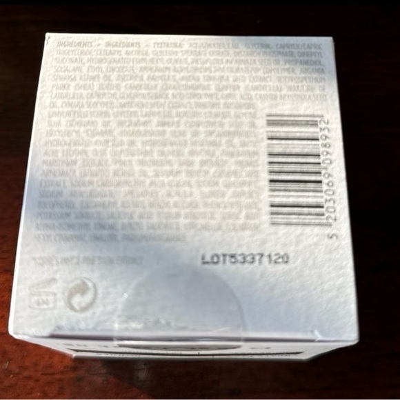 KORRES White Pine Volumizer Serum in Moisturizer 1.35 oz. Price is firm!🙏 - Picture 5 of 6